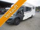 Rapido 696F Ultimate Line mit Queensbett und Garage und Hubbett