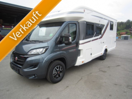 Rapido 696F Ultimate Line mit Queensbett und Garage und Hubbett