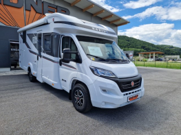 Rapido 696F mit Queensbett und Garage